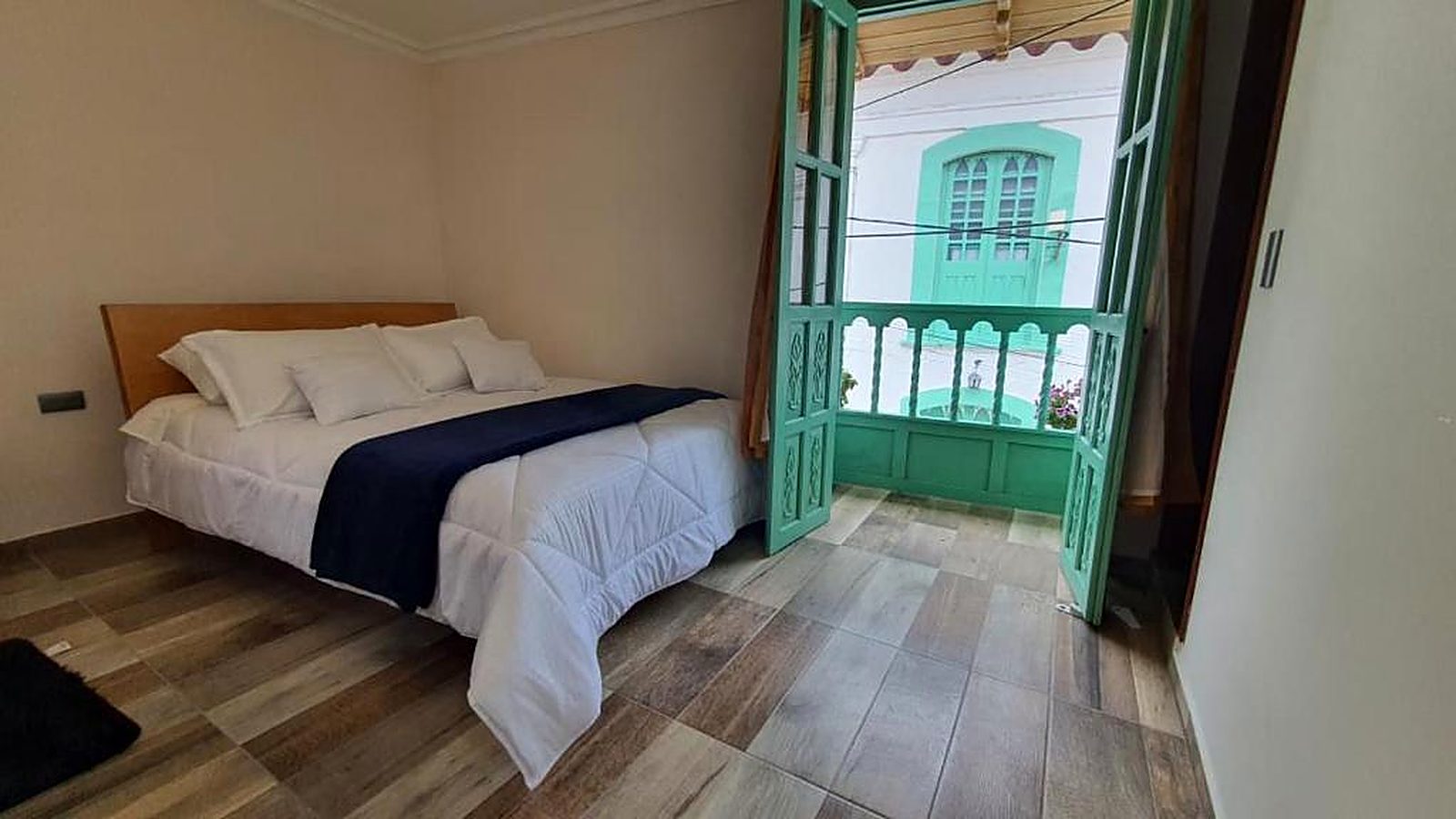 Habitación doble con balcón colonial